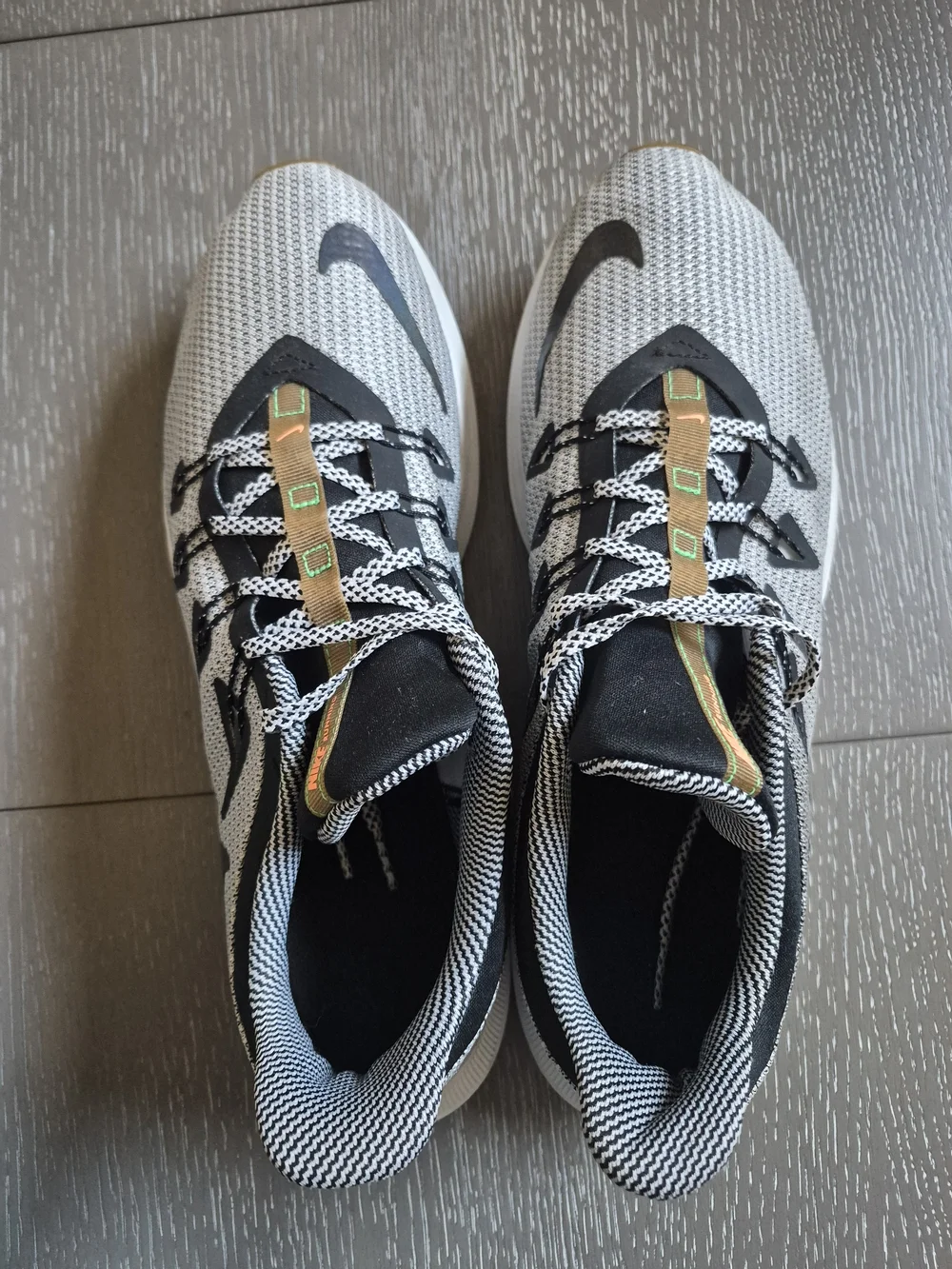 Nike Quest SE Men’s Grey, Black and White Athletic Running Shoes